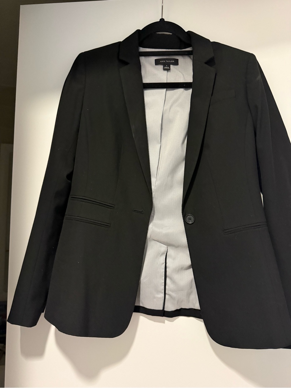 Ann Taylor Black Single-Button Tailored Blazer